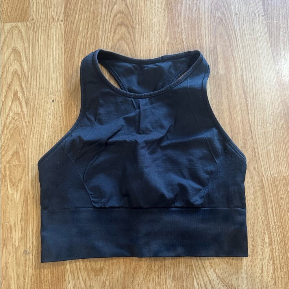 Lululemon Ebb to train Sports Bra size 6